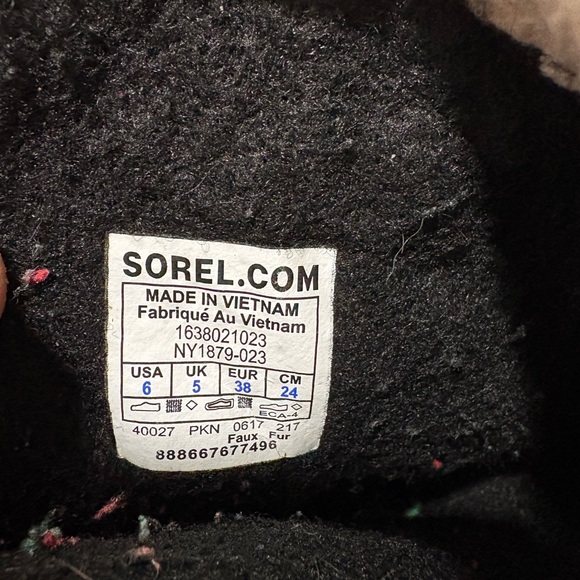 Sorel Kids size 6 Gray and Black Snow Boots with Blue Accents - Picture 3 of 6